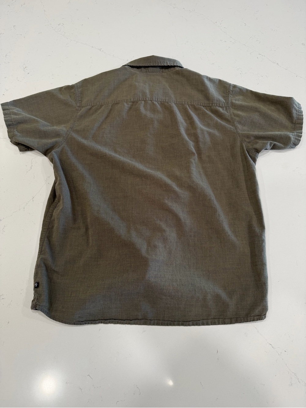 Mountain Hardwear Men's Short-Sleeve Button-Down Shirt in Olive - Medium - Picture 2 of 7